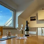 Panorama Im Allgaeu Mit Balkon, Garten Und Stellplatz