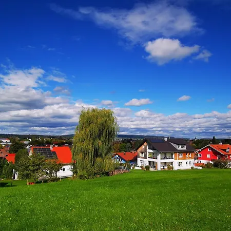 Panorama Im Allgaeu Mit Balkon, Garten Und Stellplatz דירה