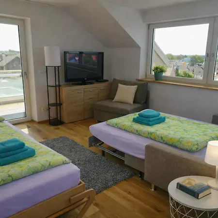 شقة Panorama Im Allgaeu Mit Balkon, Garten Und Stellplatz *